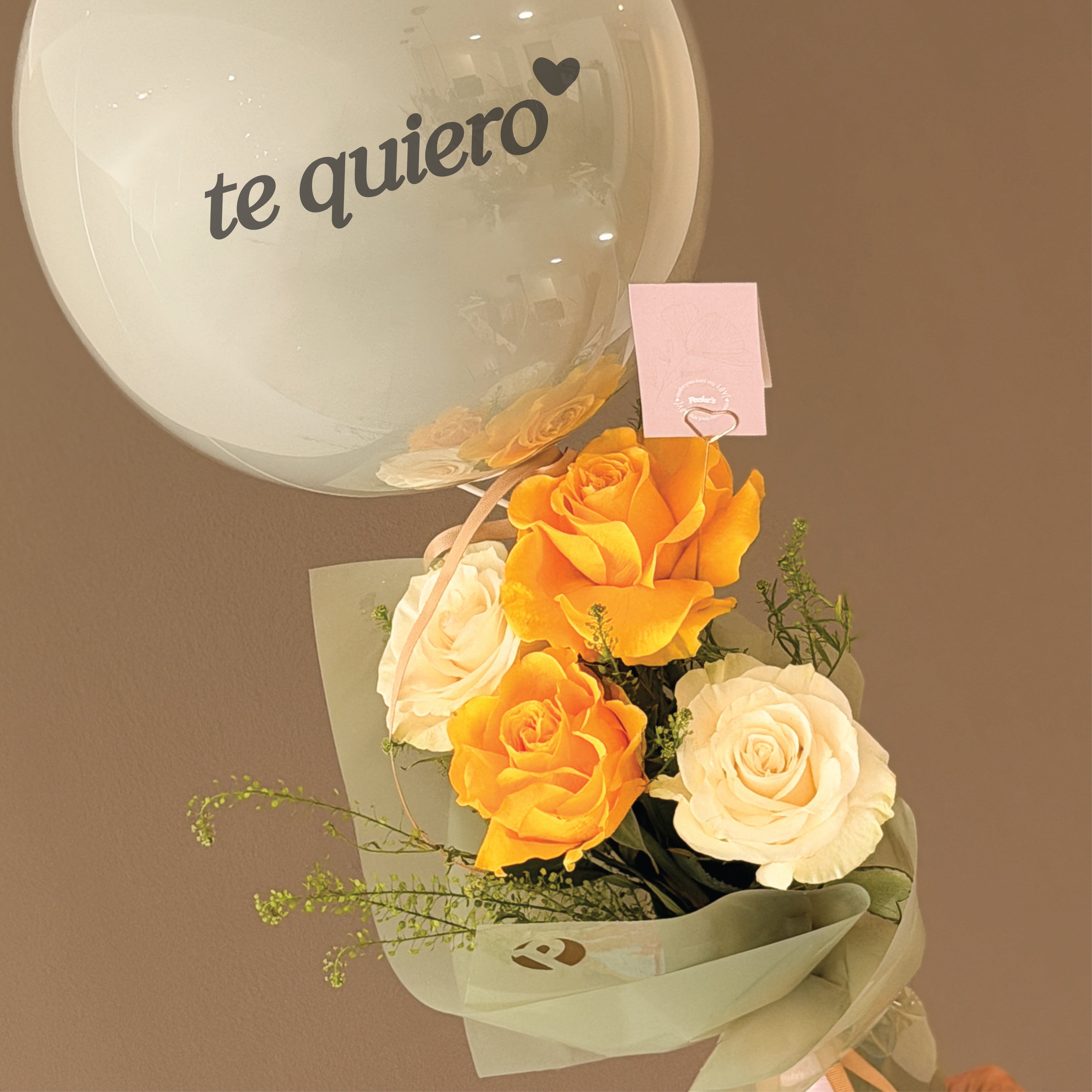 Ramo M de Rosas Amarillas con Burbuja Personalizada